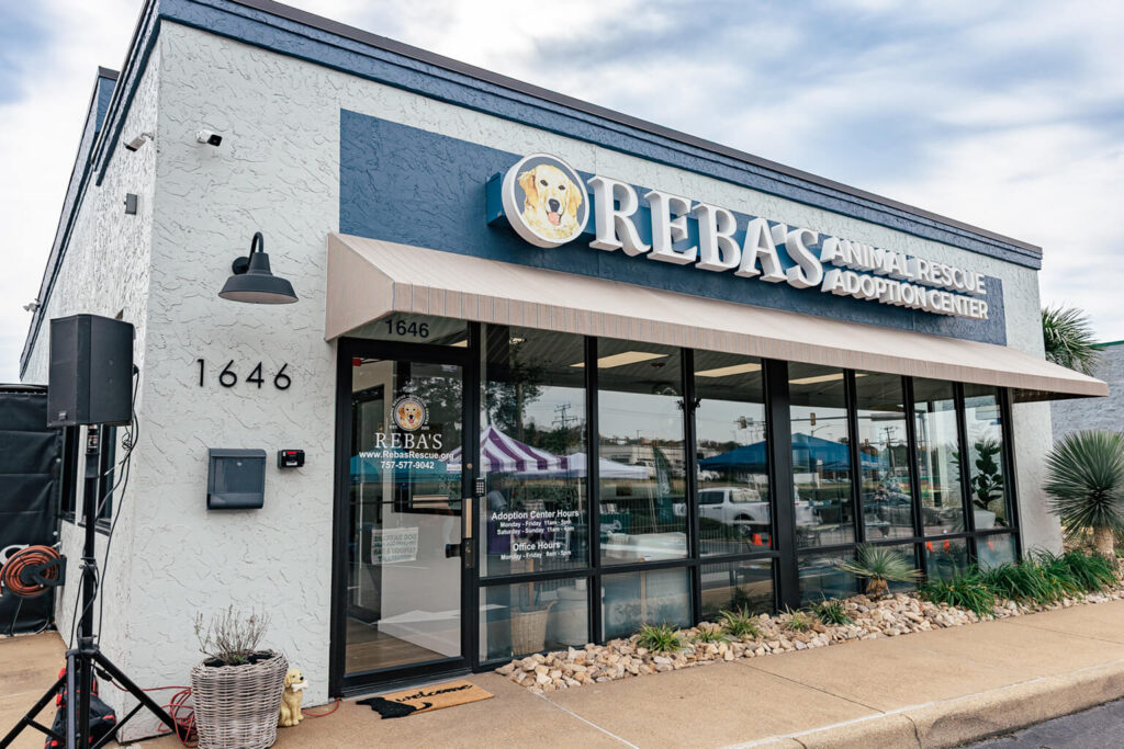 Reba's Animal Rescue and Adoption Center store front